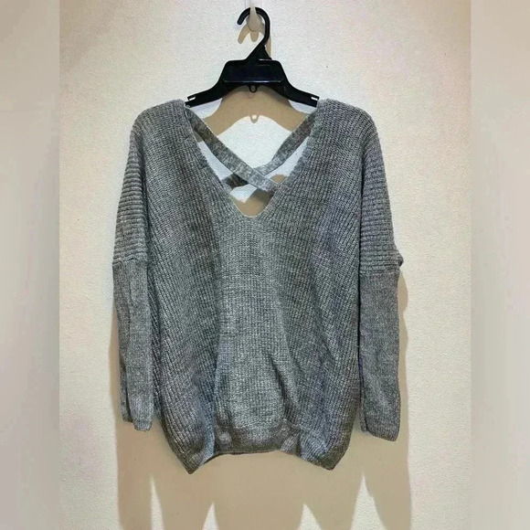 Forever 21 Women's Pullover Long Sleeve Knit Sweater V Neck Gray Size S - Picture 2 of 8